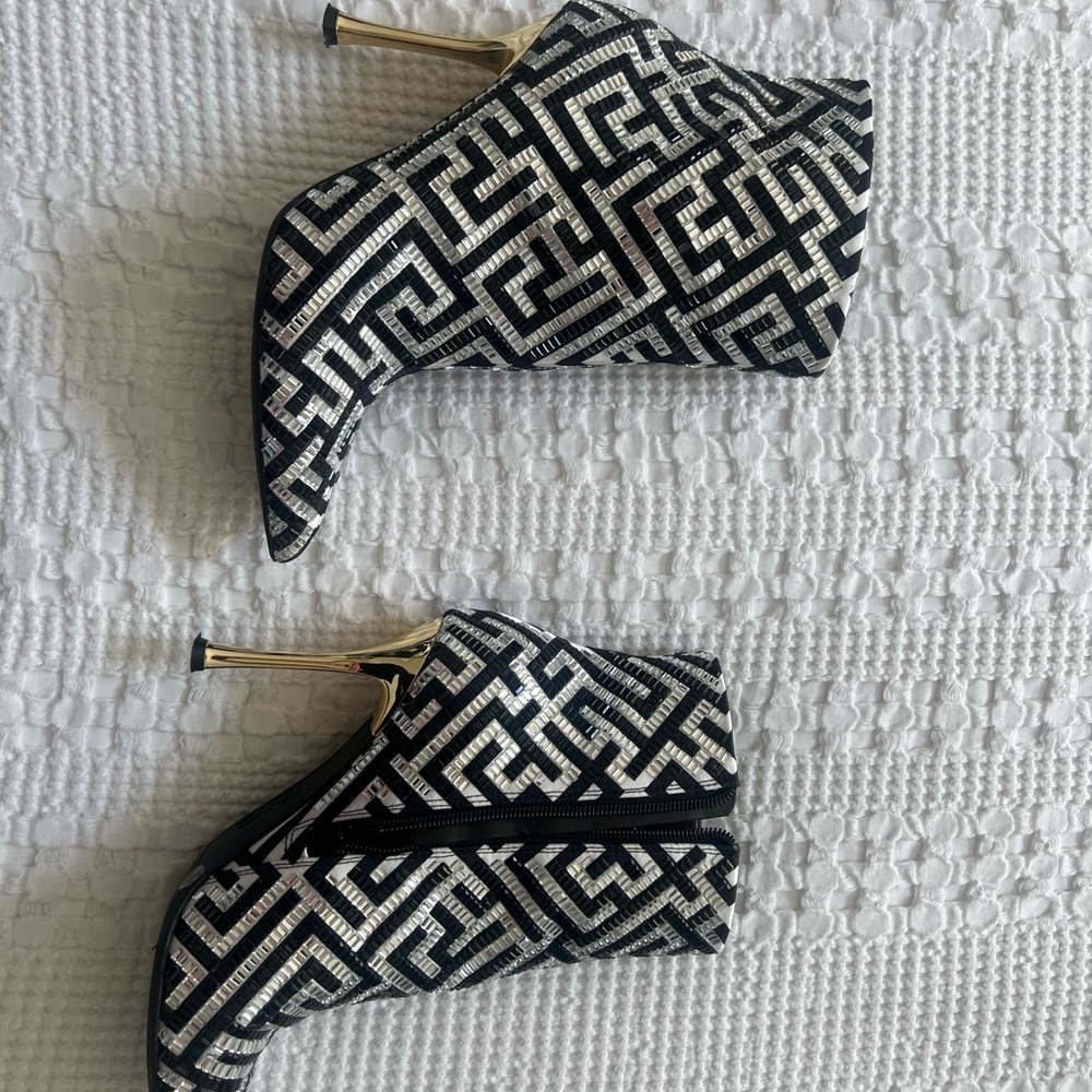 Chic Black And Silver Patterned Heeled Boots - image 2